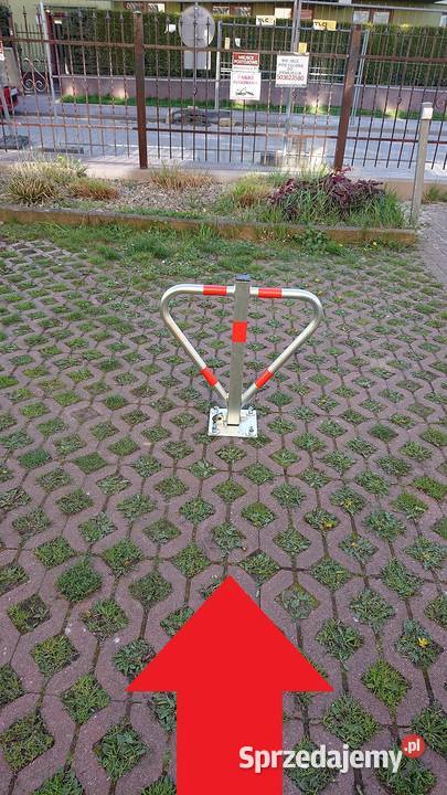 Miejsce postojowe parking przy budynku Władysławowo