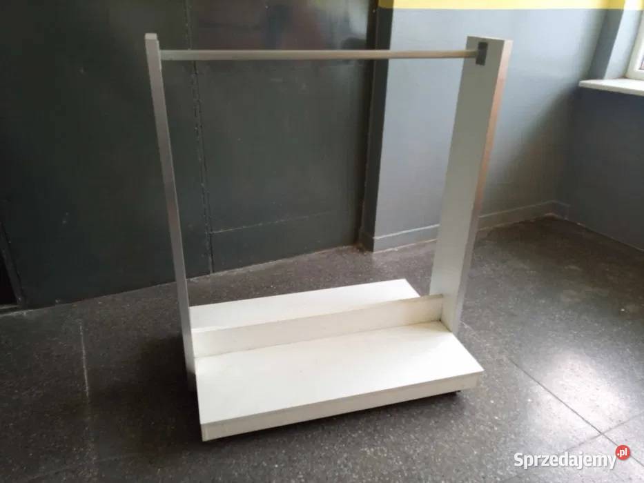 Wieszaki na ubrania sklepowe wyposażenie sklepu Sklep lubelskie Krasnystaw