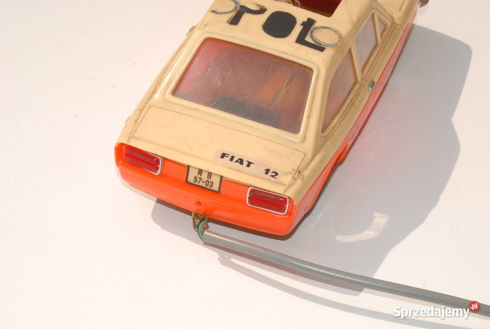 Stara zabawka samochód Piko Fiat 124 cupe na