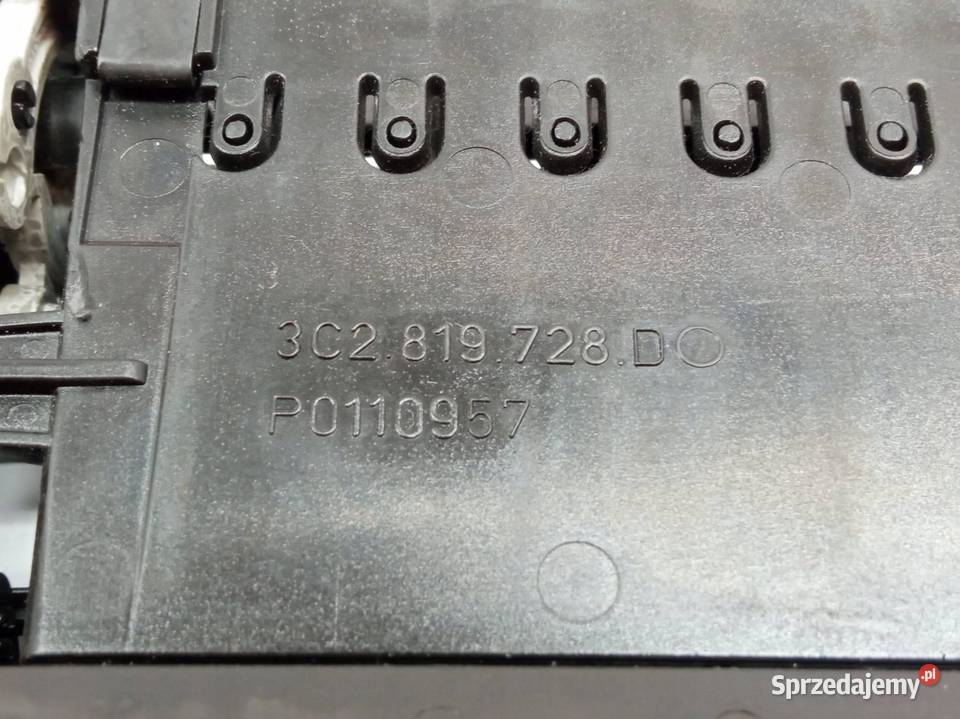 KRATKI NAWIEWU ŚRODKOWA DESKI 3C1819728E VW osobowe