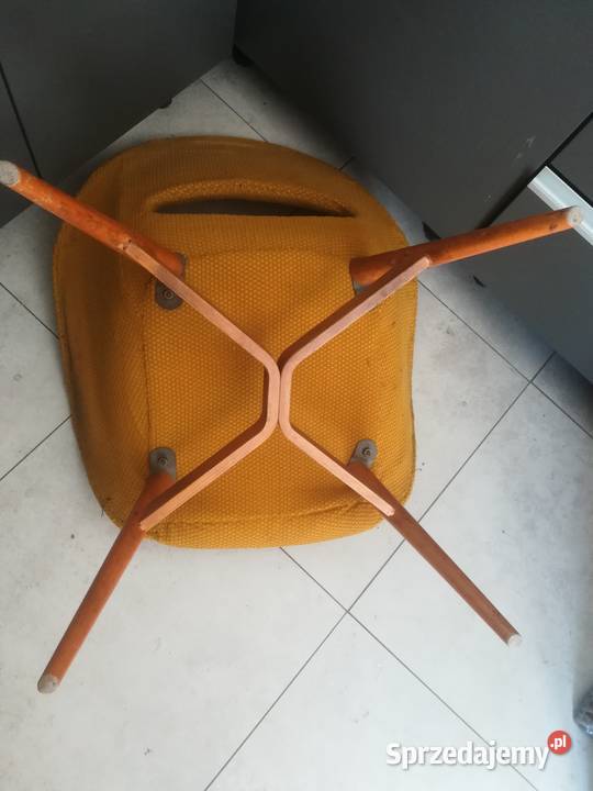 Fotel lata 60 muszelka projekt Miroslav Navratil Meble dolnośląskie Kąty Wrocławskie