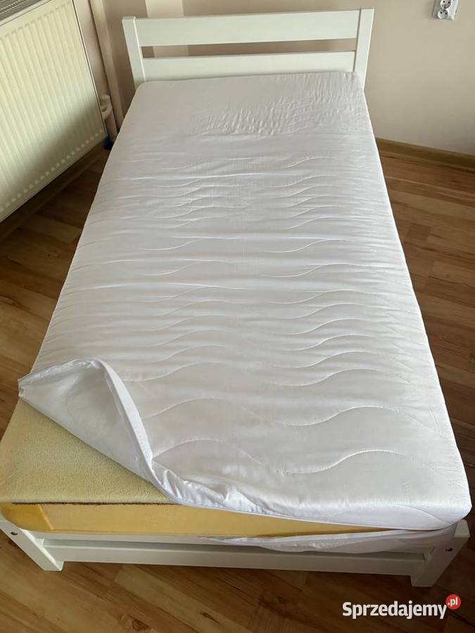 Łóżko 180x90 drewniane używane z materacem Meble Bytom sprzedam