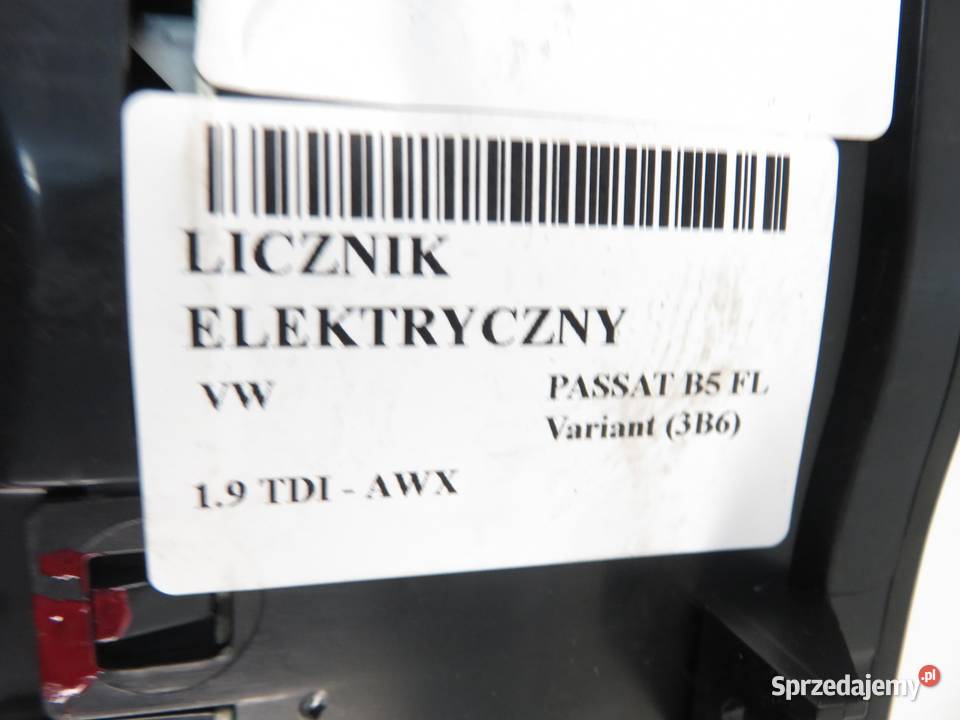 LICZNIK VW PASSAT B5 FL 19 TDI 3B0920807A