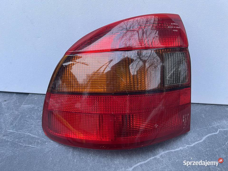 OPEL ASTRA 1 SEDAN CABRIO LEWA LAMPA TYŁ wielkopolskie Ostroróg