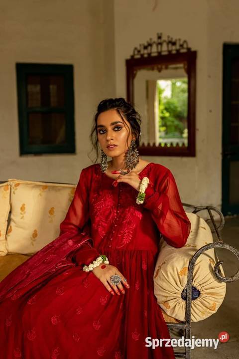 Bordowa sukienka haftowana M 38 szyfon haft czerwony Szczecin