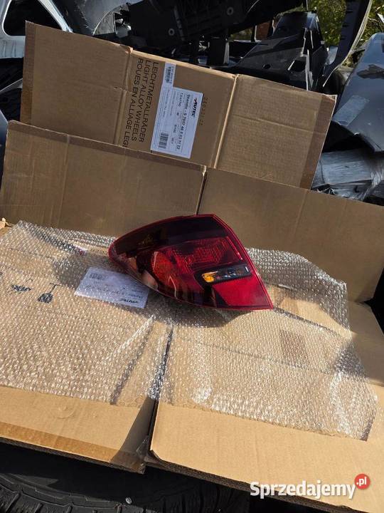 Lampa lewa lewy tył tylna Opel Meriva B 13410927 osobowe Lampy tylne