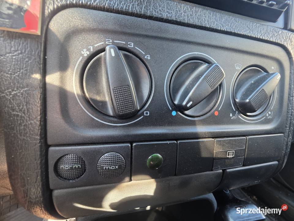Golf 3 16 elektryczne szyby klima wspomaganie sprzedam