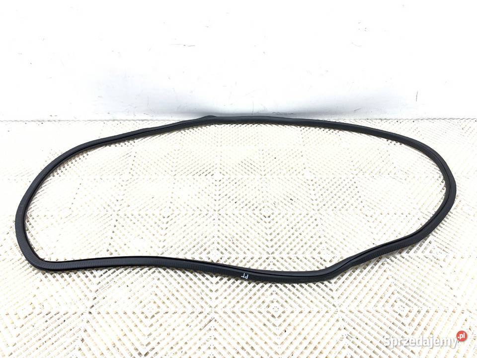 USZCZELKA DRZWI TYŁ PRAWA MERCEDES GLE SUV osobowe