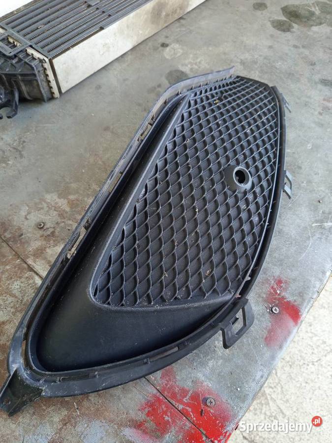 Kratka zderzaka lewa Merc cła lift a117 w117 Rzeszów sprzedam