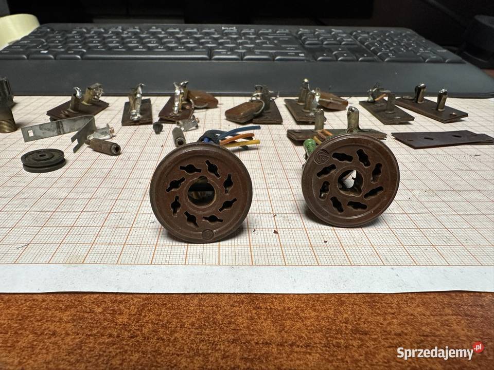 Elementy Podstawka i inne starego Radia Z338 Części i akcesoria śląskie