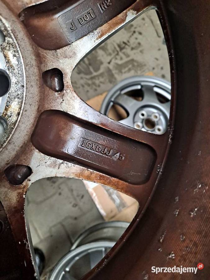 Felgi aluminiowe grafitowe Toyota AVENSIS Łubniany