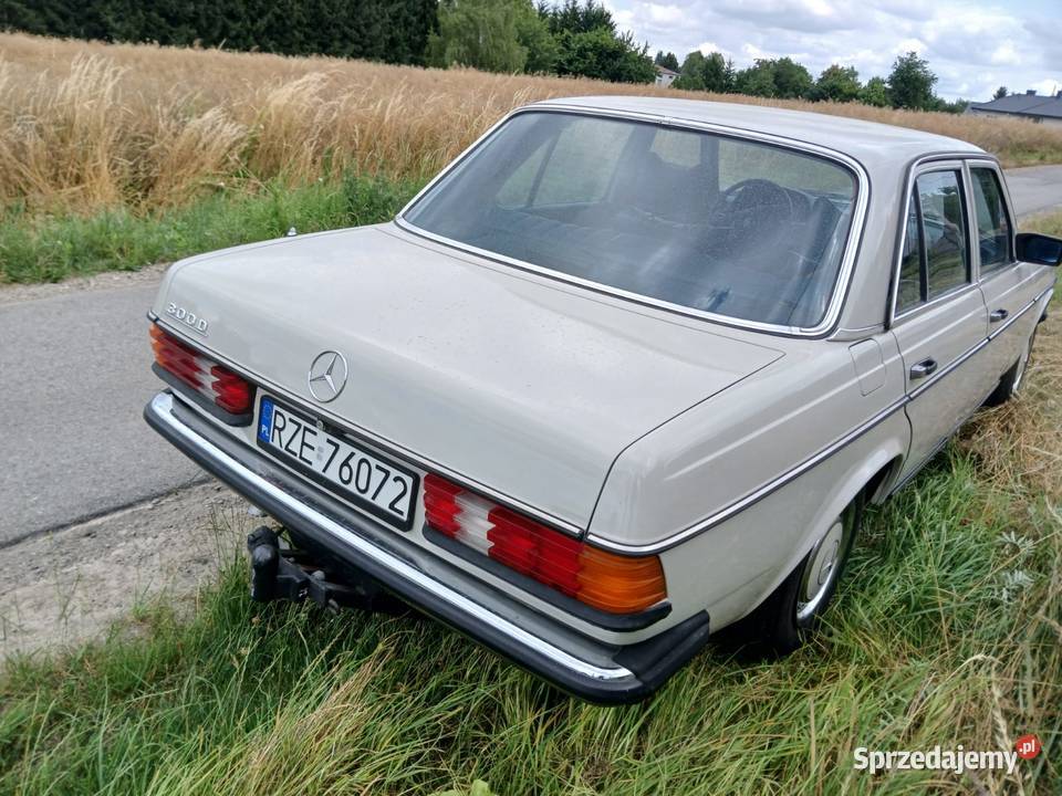 Mercedes W123 30 D 76 Rok produkcji 1976 Rzeszów
