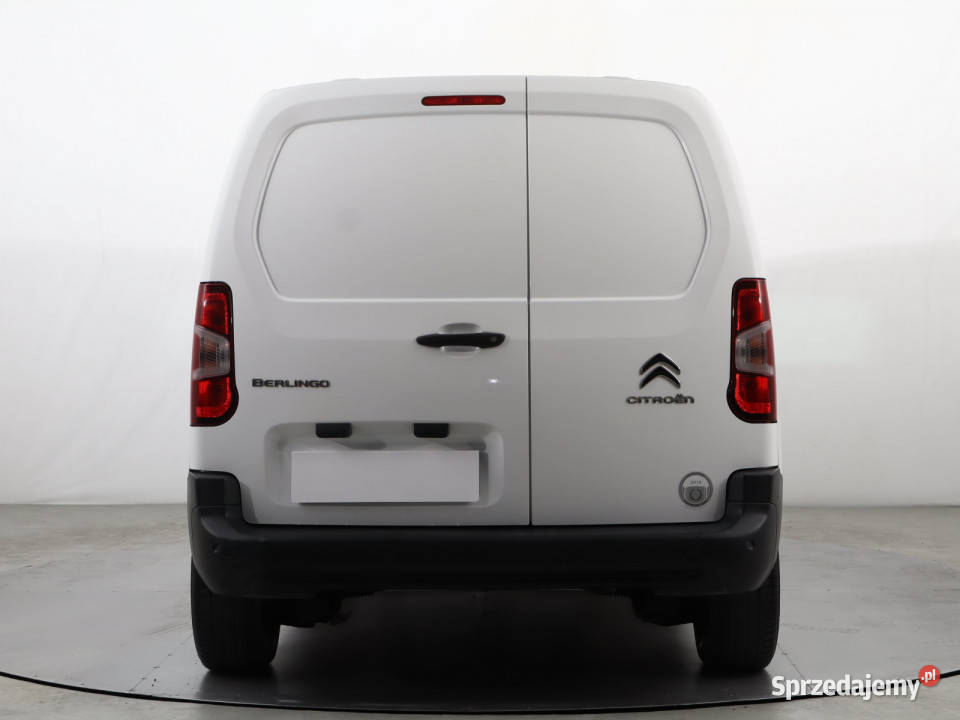 Citroen Berlingo 15 BlueHDi światła przeciwmgielne