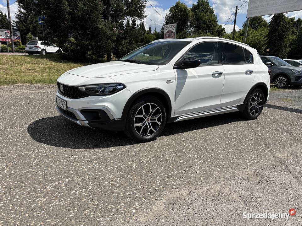 FIAT TIPO CROSS Salon BezwypKlimaSkóra NAWIFull czujnik zmierzchu Libiąż