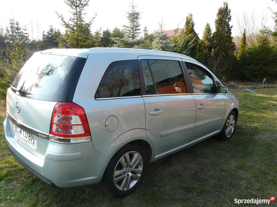 Sprzedam rodzinny samochód Opel Zafira światła przeciwmgielne Świdnik