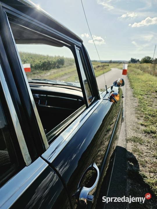 Mercedes 190C W110 Skrzydlak