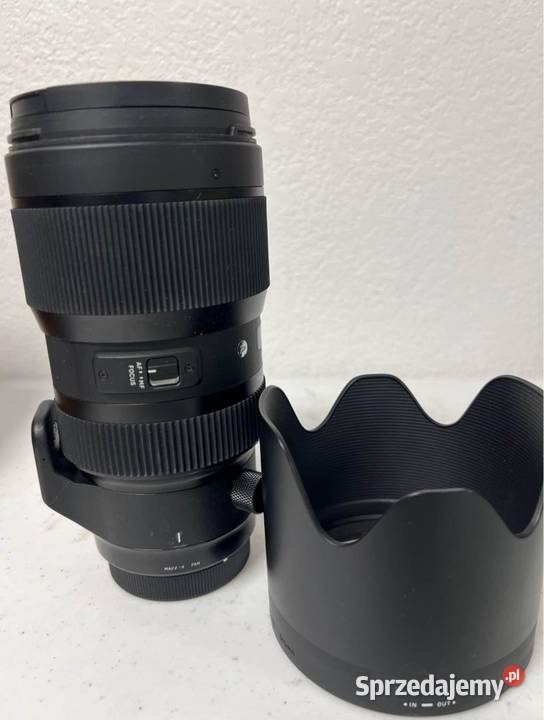 Aparat Canon z kompatybilnym obiektywem Sigma Wiązownica