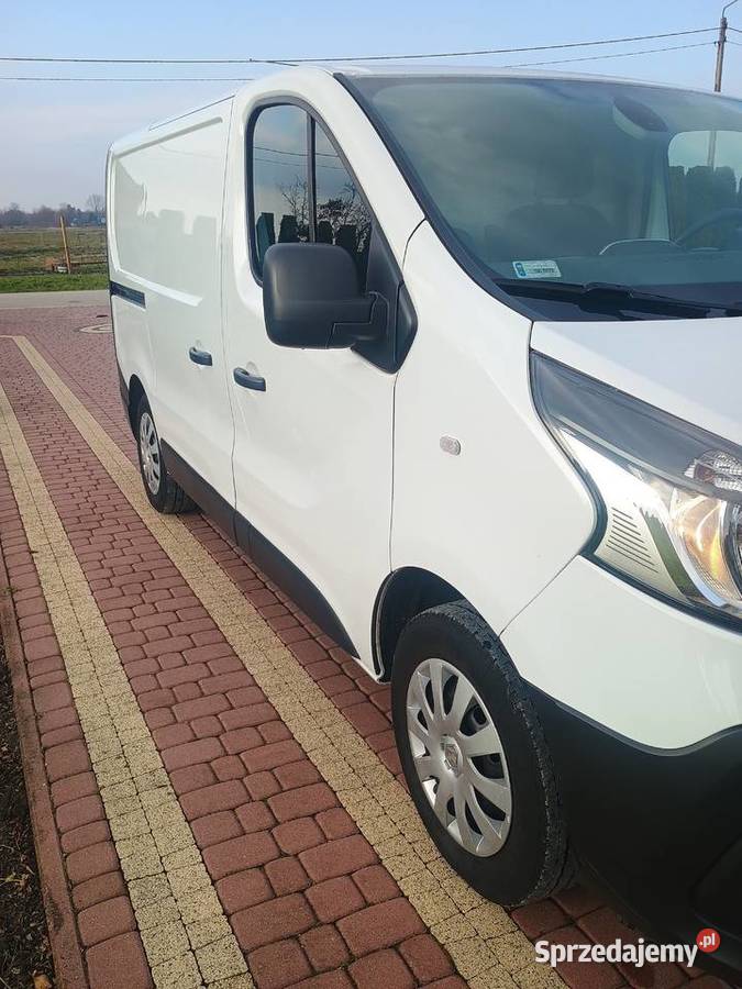 Renault Trafic III 2018 L1H1 125 3 osoby 55000 gniazdo AUX