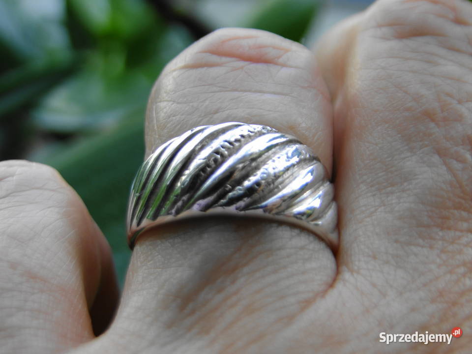 Ryflowany pierścionek srebro 925 sprzedam