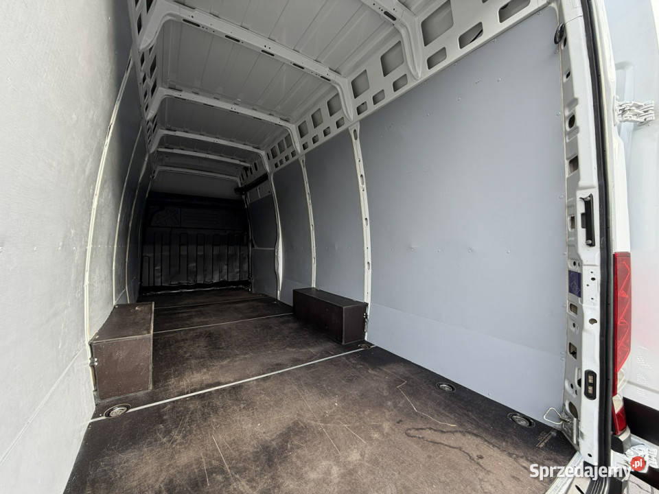 Iveco Daily 35S21 L4H3 17m3 Furgon Dostępny Ręki centralny zamek Widełki sprzedam
