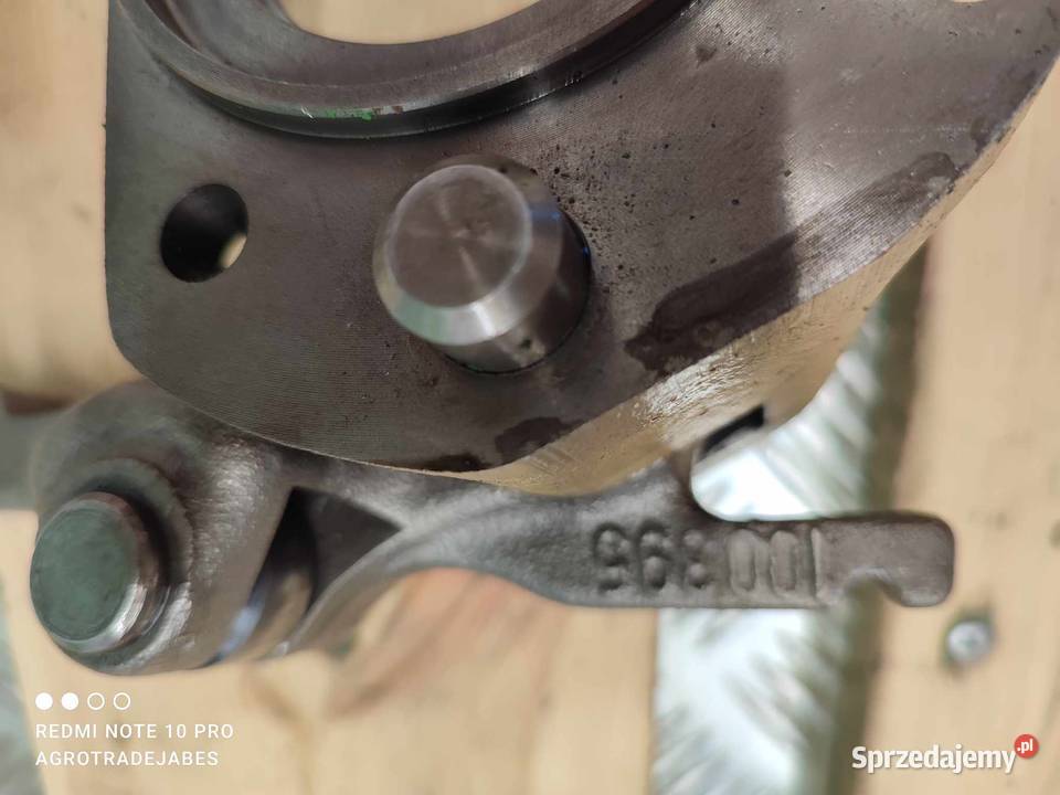 Tuleja obudowy łożyska John Deere 6300 L100299 Pozostałe Wilkowo