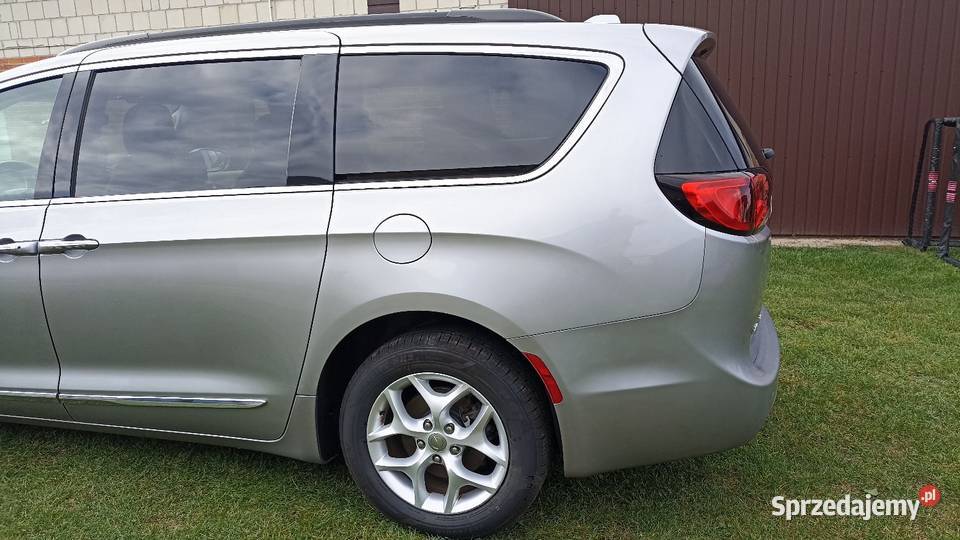 Chrysler Pacifica gniazdo USB Łuków