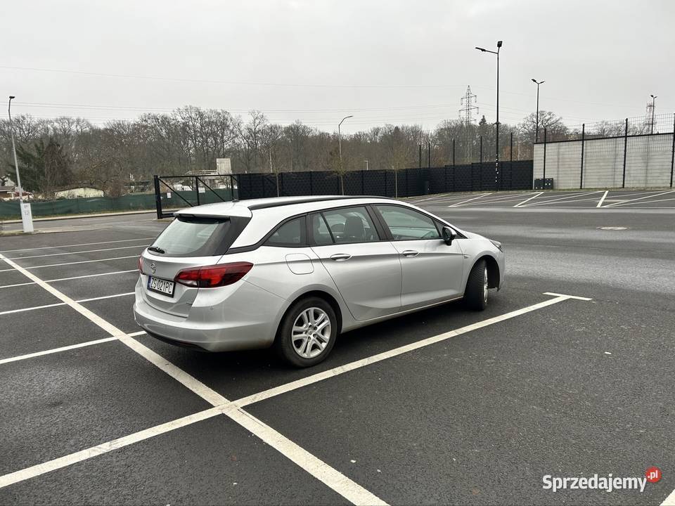Opel Astra Tourer 16L136 bezwypadkowy wymieniony Szczecin