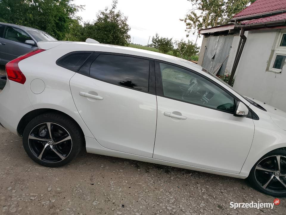 volvo v40 20d 2017 Rok produkcji 2017 Mniewo
