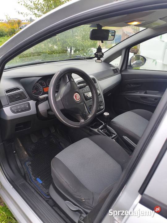 Fiat grande Punto 2010 nieuszkodzony Września