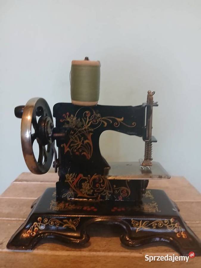 Zabytkowa miniaturowa maszyna do szycia Kraków