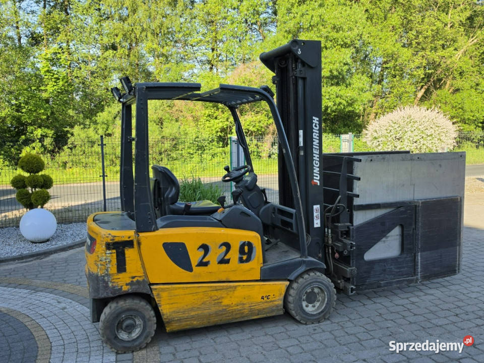 wózek czołowy Jungheinrich EFG 320 Wózek widłowy kujawsko-pomorskie Skępe