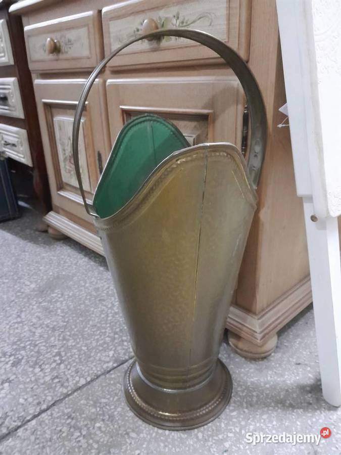 Metalowy dzban parasolnik Oleśnica