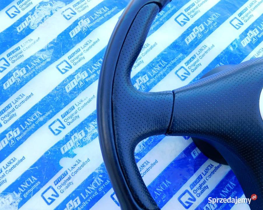 Kierownica MOMO skóra skórzana Fiat Punto Bravo osobowe Wyposażenie wnętrza Tarnów