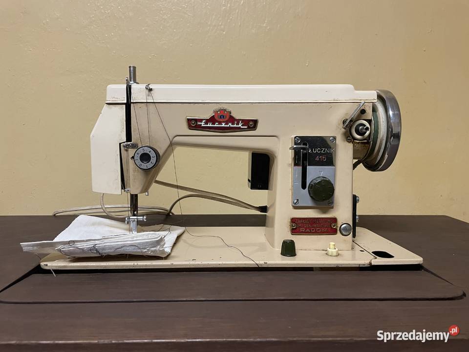 Maszyna do szycia Łucznik ze stołem świętokrzyskie Łążek sprzedam