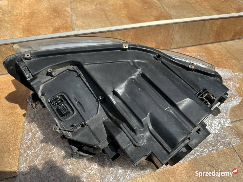 Lampa lewy przód biksenon Audi A4 B7 europa Jędrzejów