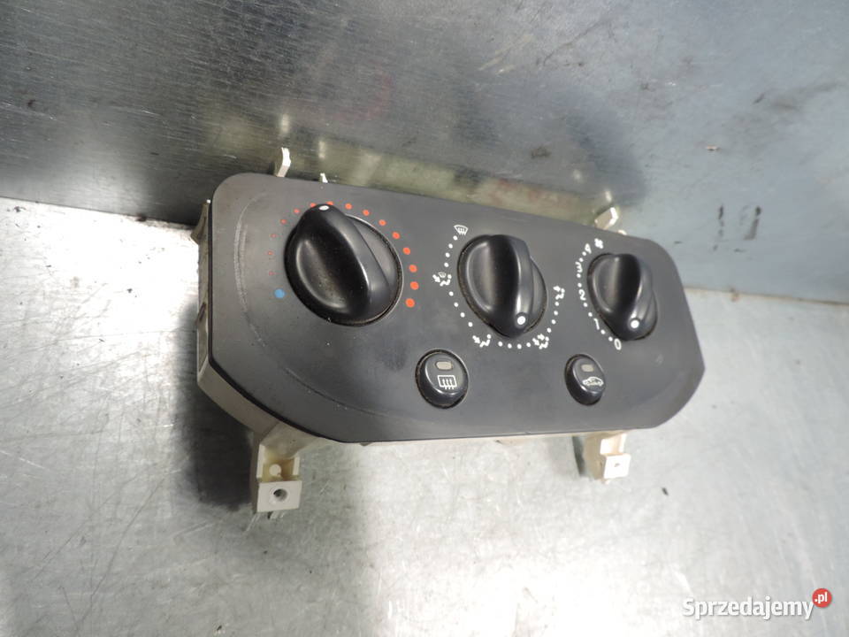 RENAULT CLIO 2 PANEL STEROWANIA NAWIEWU Rok produkcji 1999 małopolskie