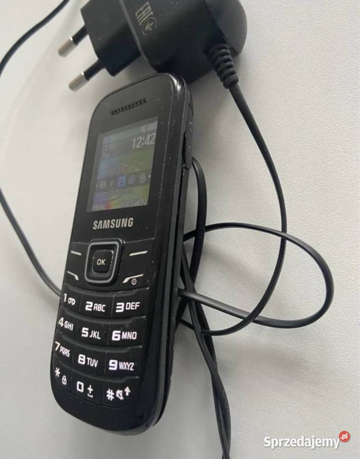 Klasyczny telefon komórkowy Samsung Samsung