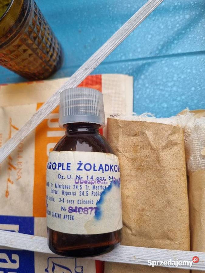 Apteczka samochodowa 1977 kompletna Rarytas Sępólno Krajeńskie