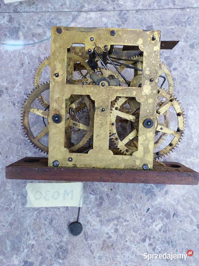M030 Mechanizm starego zegara ściennego pomorskie