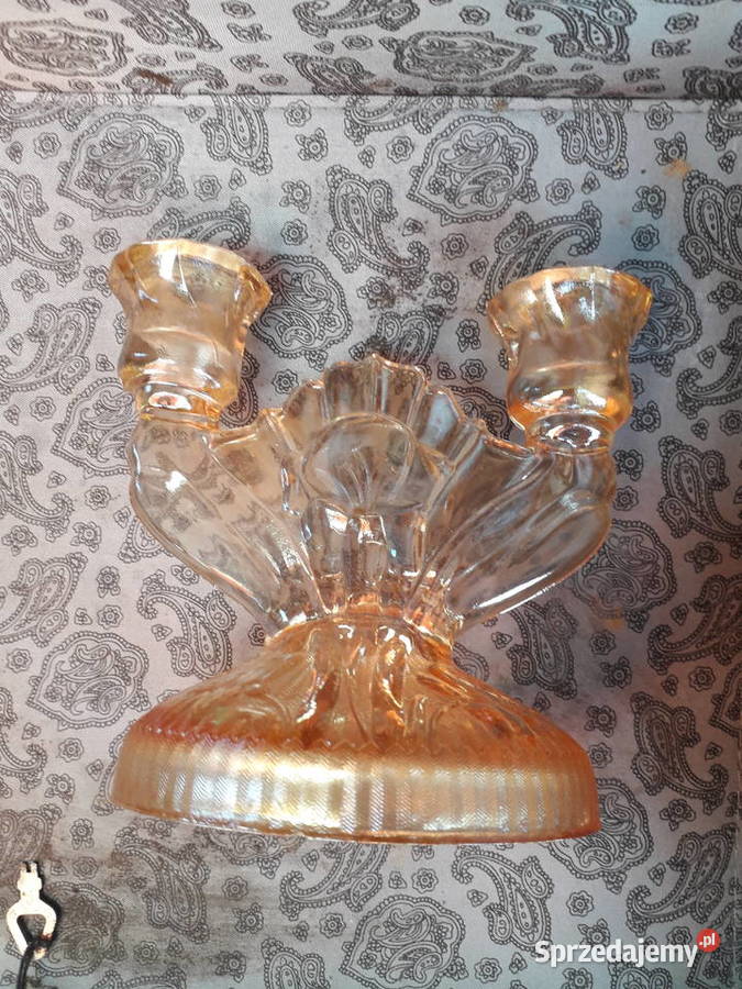 Szklany świecznik rozalinowy