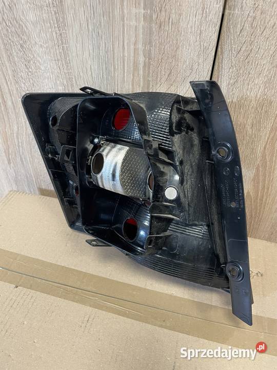 Skoda Fabia lampa tył prawa III 6v6