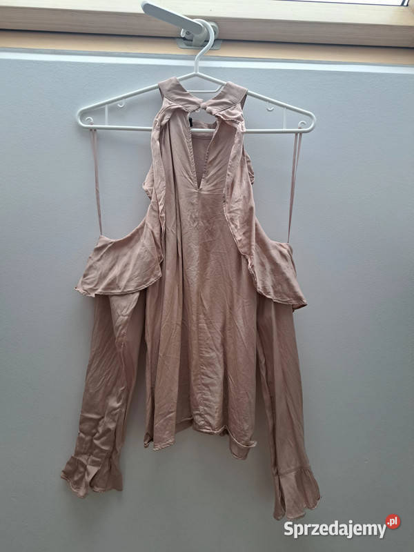 Mohito Pudrowa bluzka z odkrytymi ramionami i Trąbki Wielkie