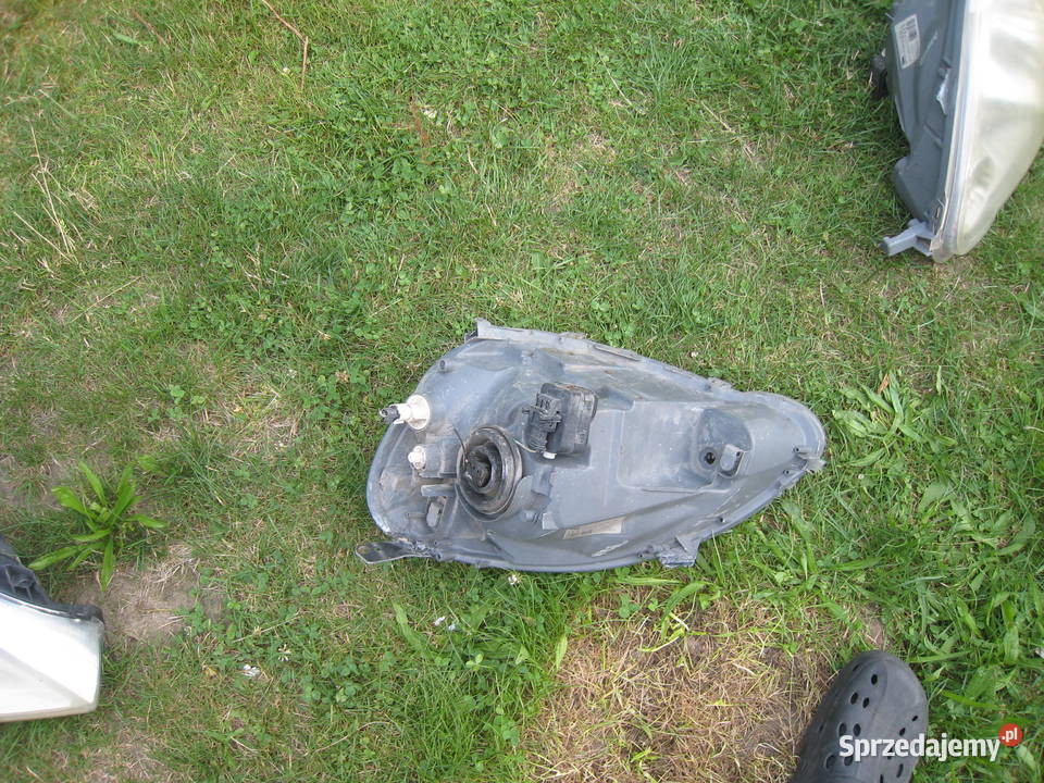 Lampa przednia prawa lewa Toyota Yaris I lift Kraków sprzedam
