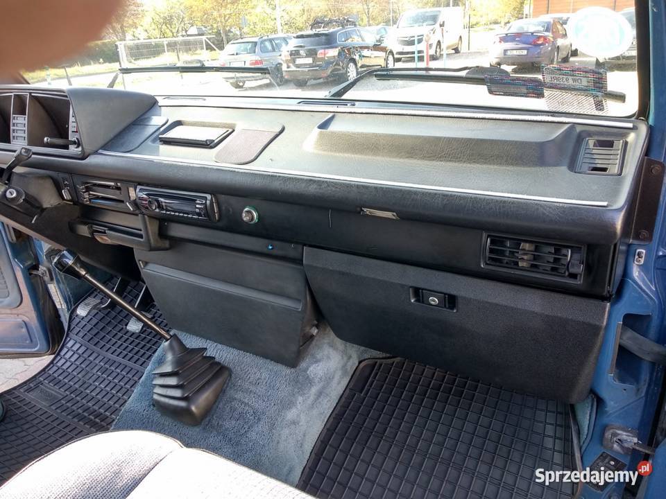 Volkswagen T3 Caravelle niebieskie wnętrze ośmiu łódzkie Łódź