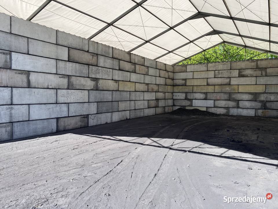 Hala z betonowych klocków lego