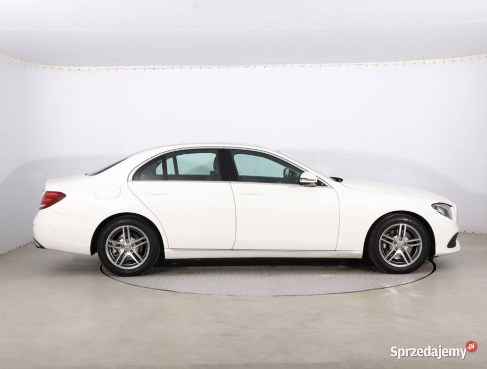 Mercedes E E 200 Piaseczno
