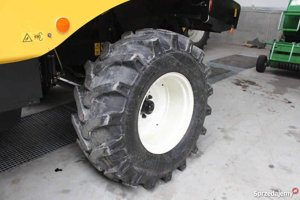 Holland CS6080 kombajn zbożowy