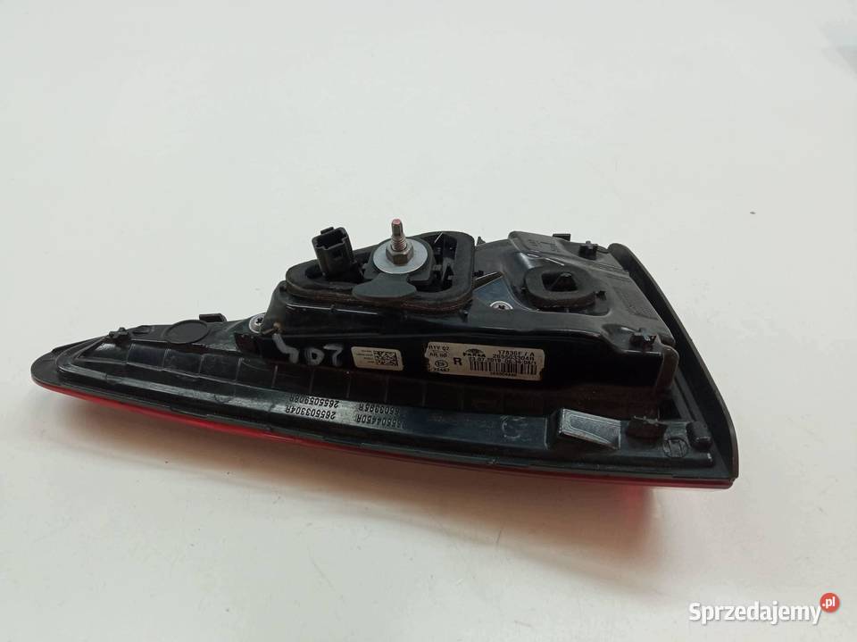 LAMPA TYŁ W KLAPĘ PRAWA 265503304R Renault Clio