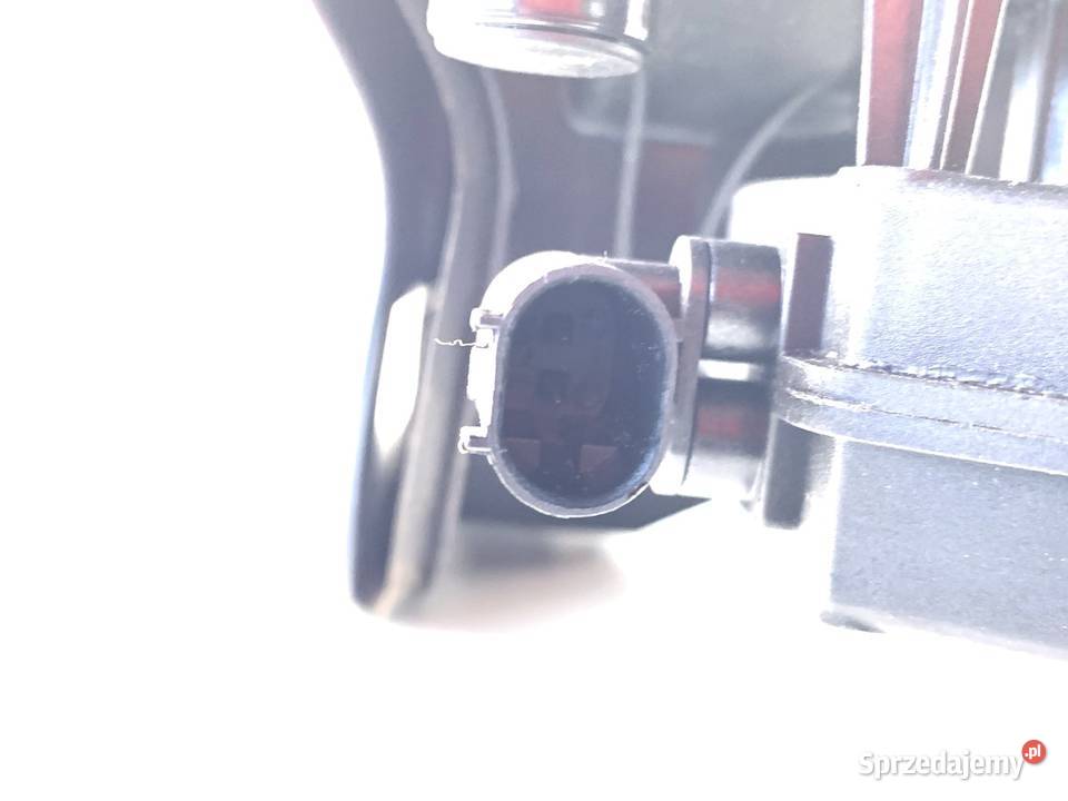 KLAPKA WLEWU PALIWA BMW F32 SportowyCoupe podkarpackie sprzedam