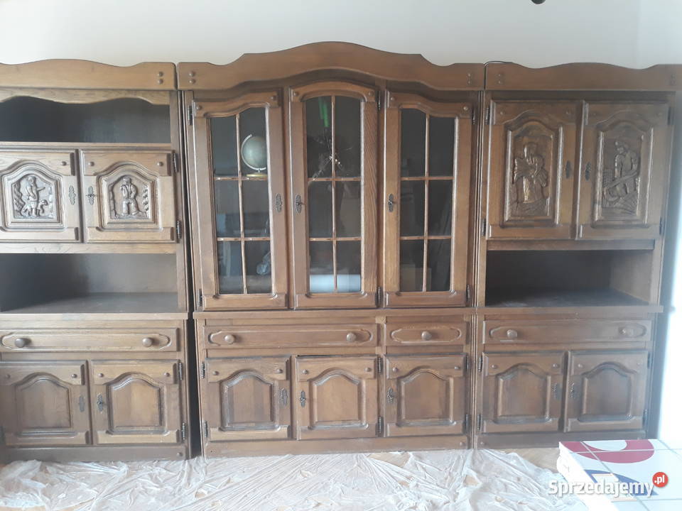 Meblościanka dębowa zdobiona Września